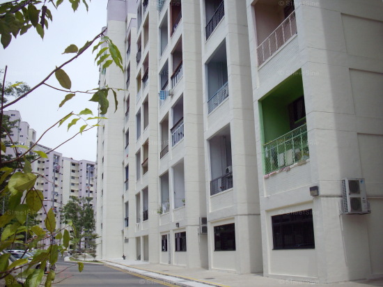 Blk 327 Jurong East Street 31 (Jurong East), HDB Executive #168972
